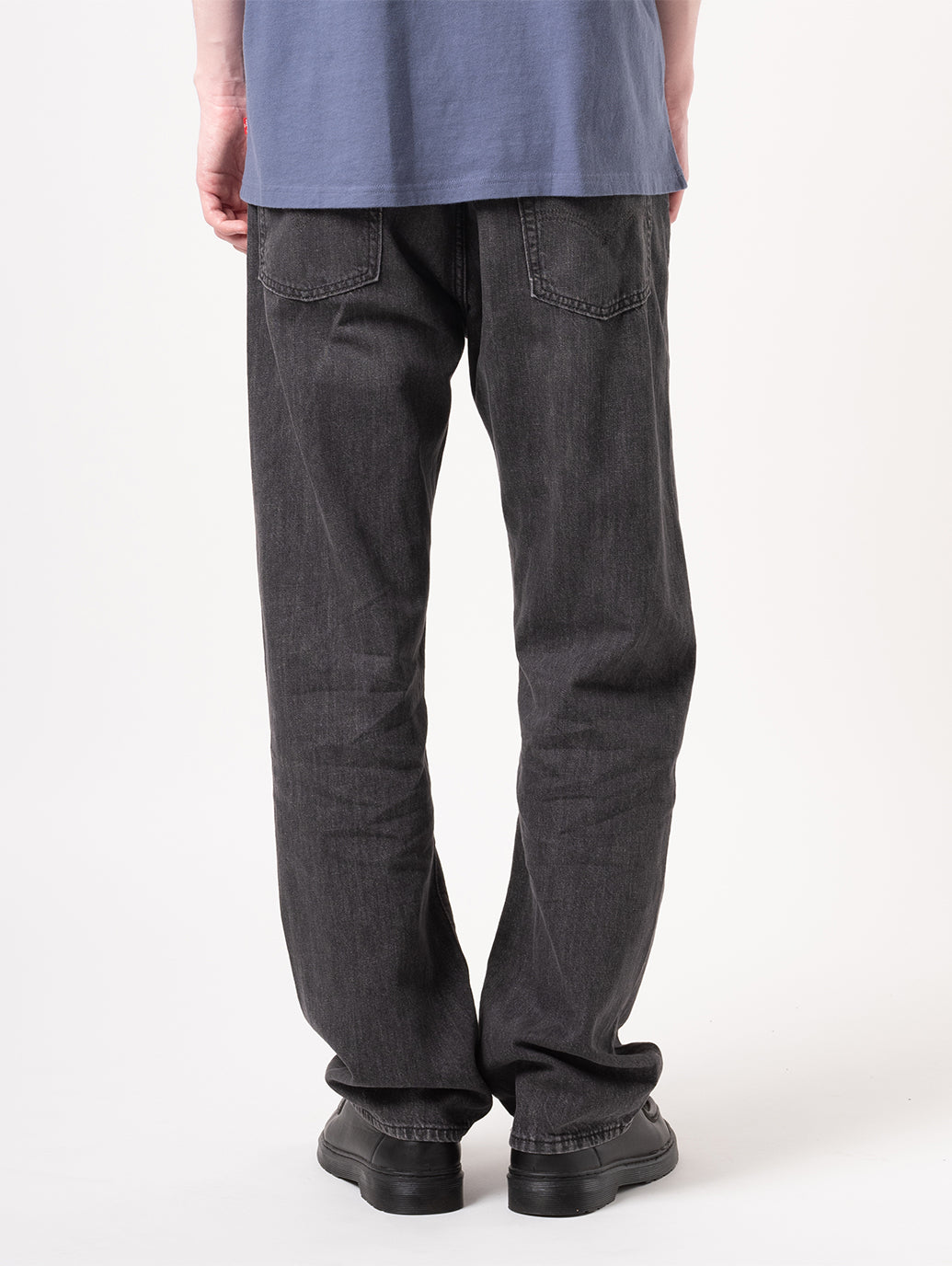 555™ リラックスストレート ジーンズ ブラック