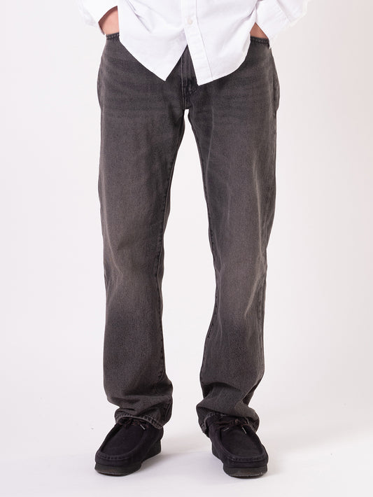 555™ リラックスストレート ジーンズ