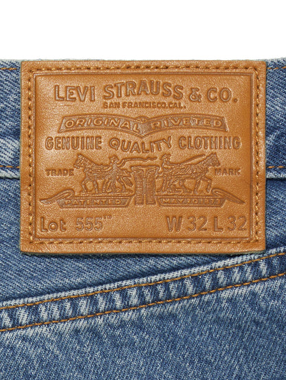 555™ リラックスストレート ジーンズ ミディアムインディゴ
