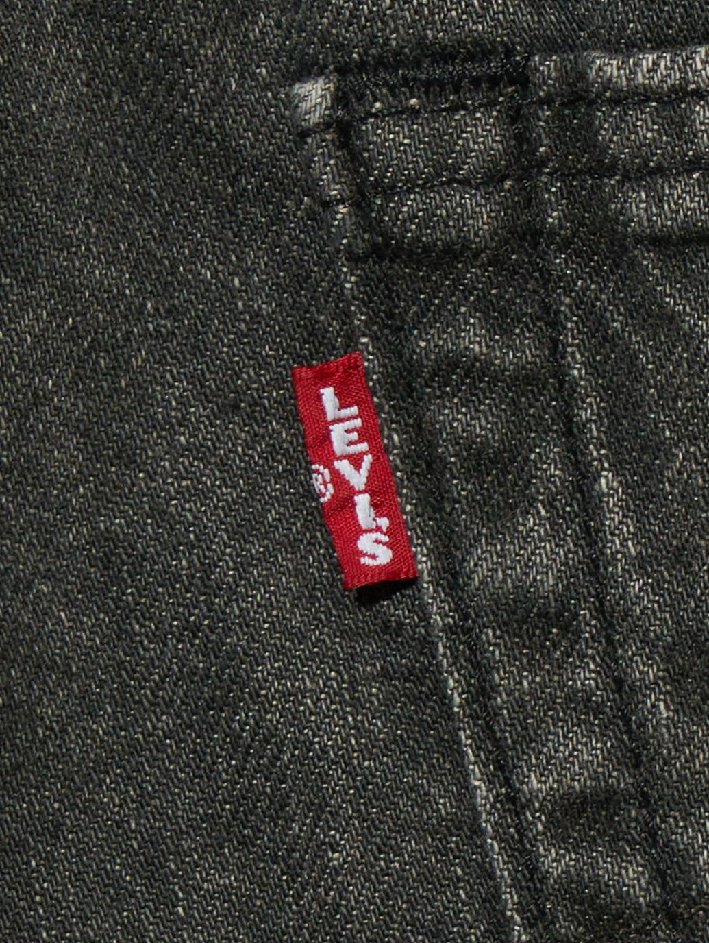 555™ リラックスストレート ジーンズ ブラック