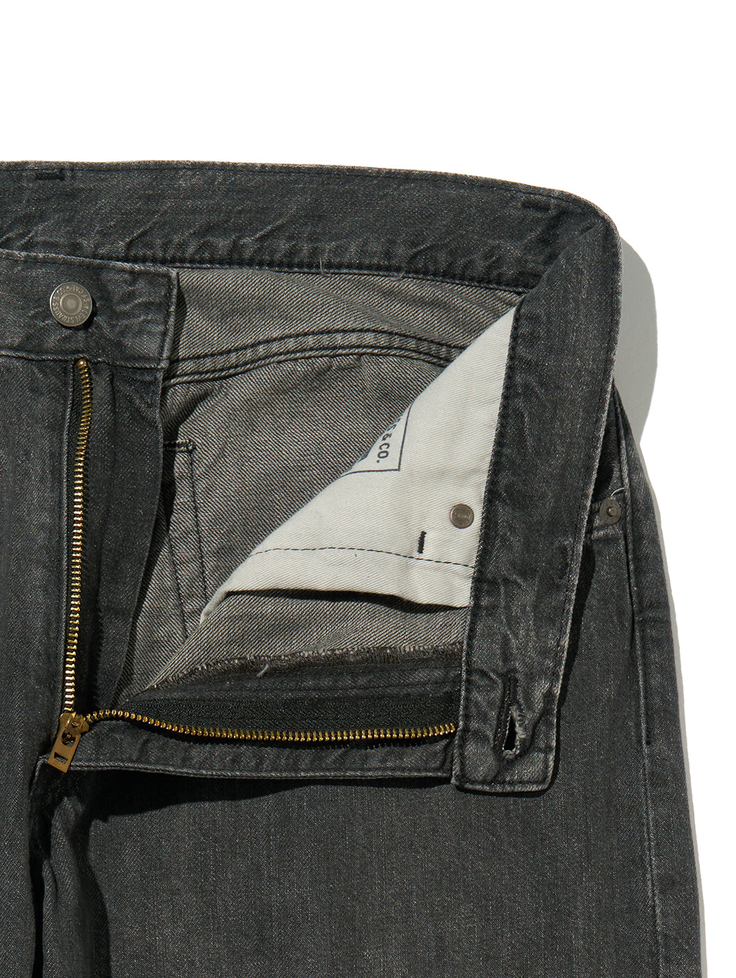 555™ リラックスストレート ジーンズ ブラック