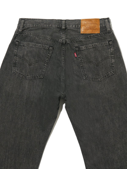 555™ リラックスストレート ジーンズ ブラック