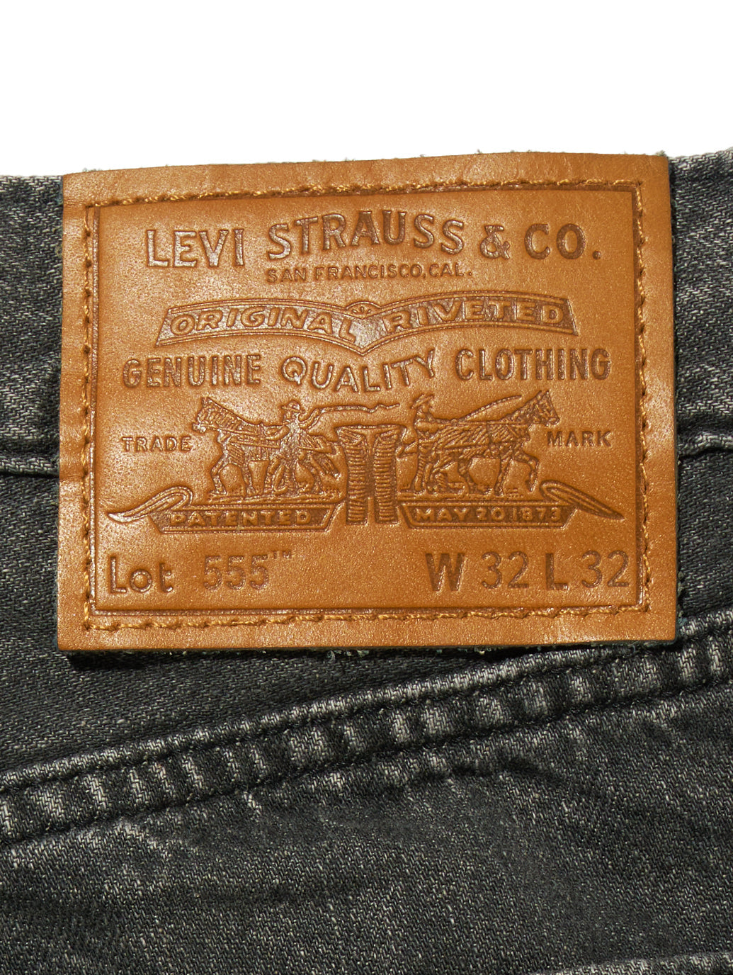 555™ リラックスストレート ジーンズ ブラック