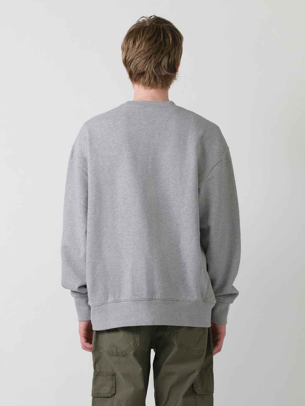 グラフィック クルーネックスウェットシャツ