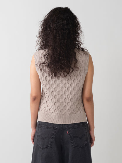 ケーブルニット ベスト