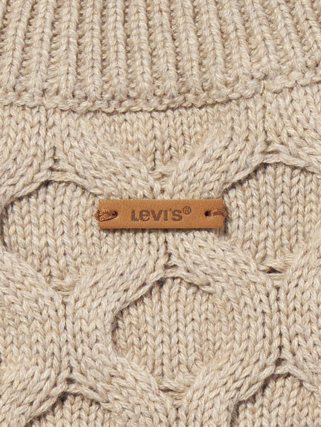 ケーブルニット ベスト