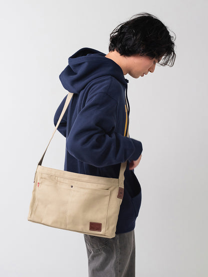 メッセンジャーバッグ