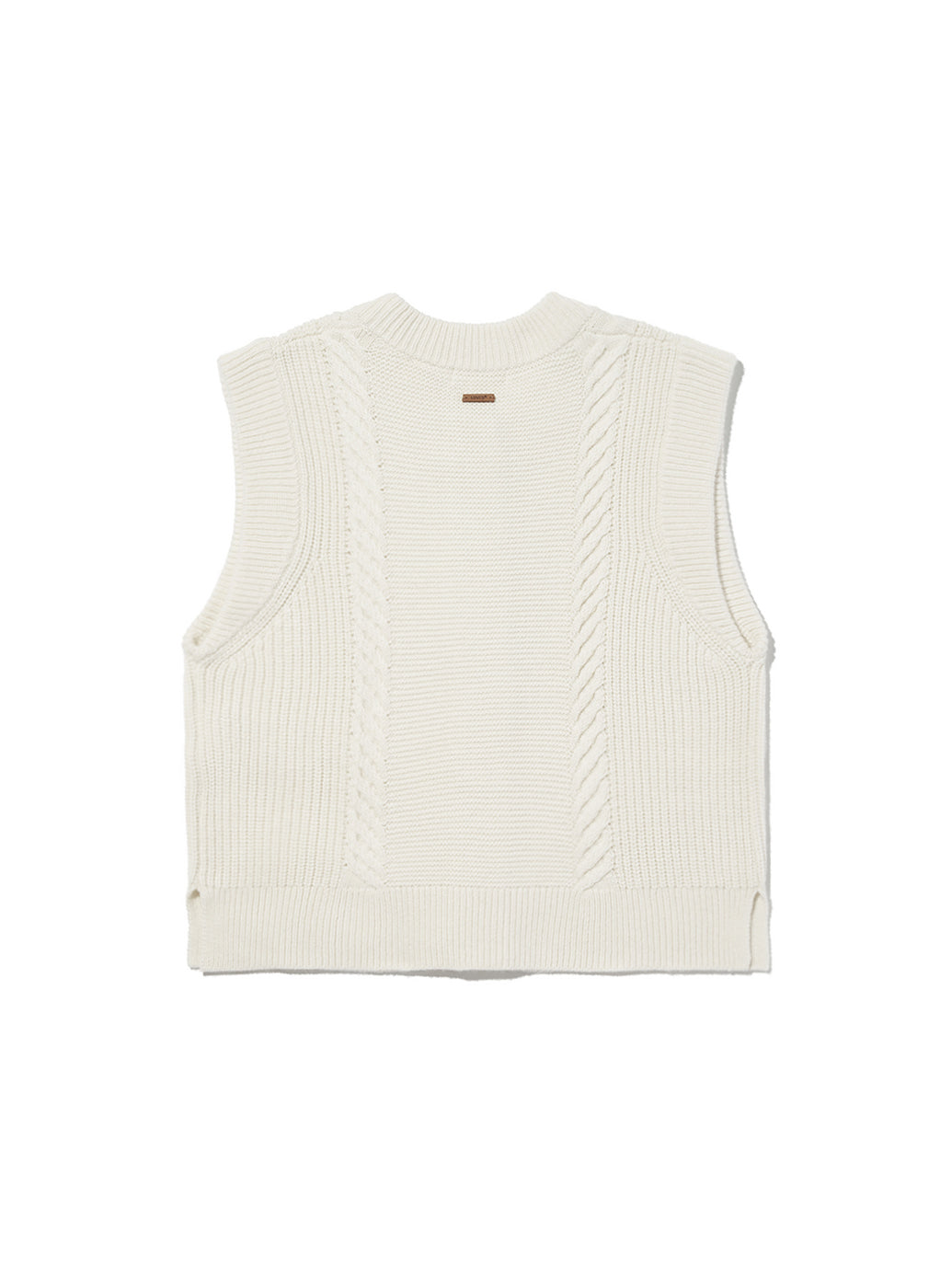 ケーブルニット ベスト