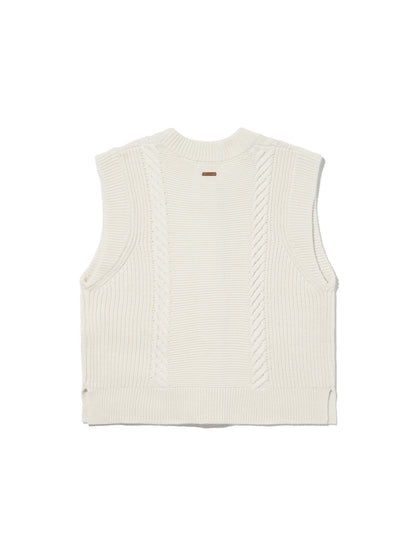 ケーブルニット ベスト