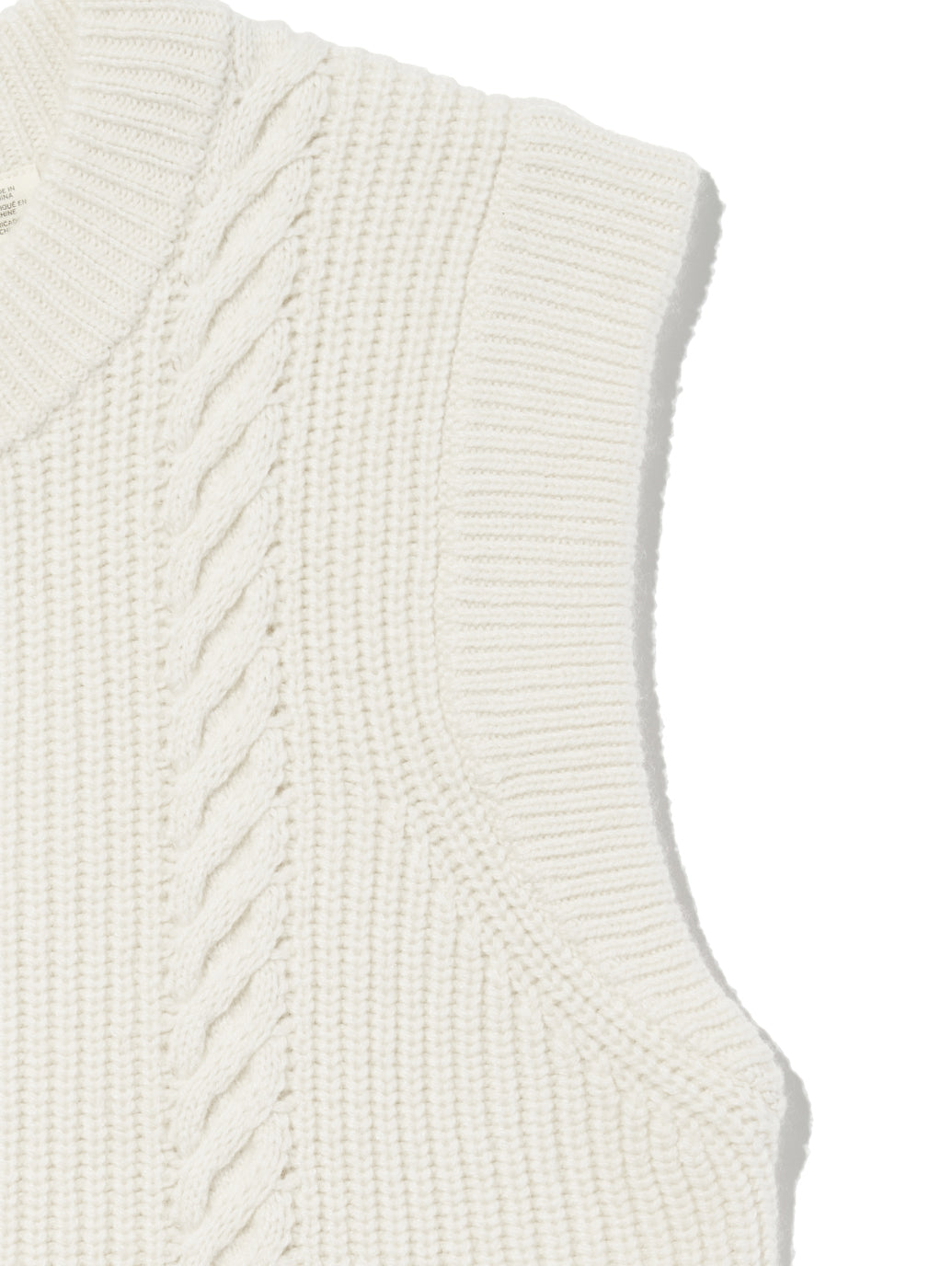 ケーブルニット ベスト