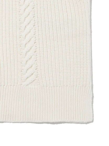 ケーブルニット ベスト