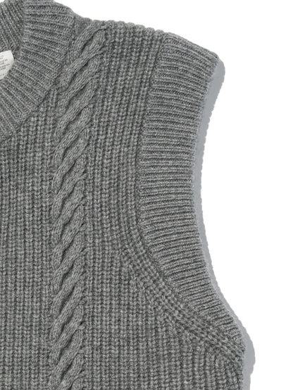 ケーブルニット ベスト