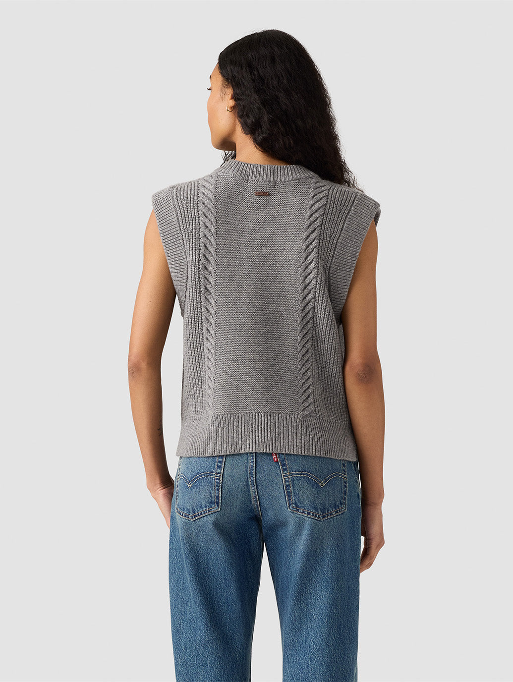 ケーブルニット ベスト