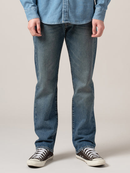 501® オリジナルジーンズ ミディアムインディゴ