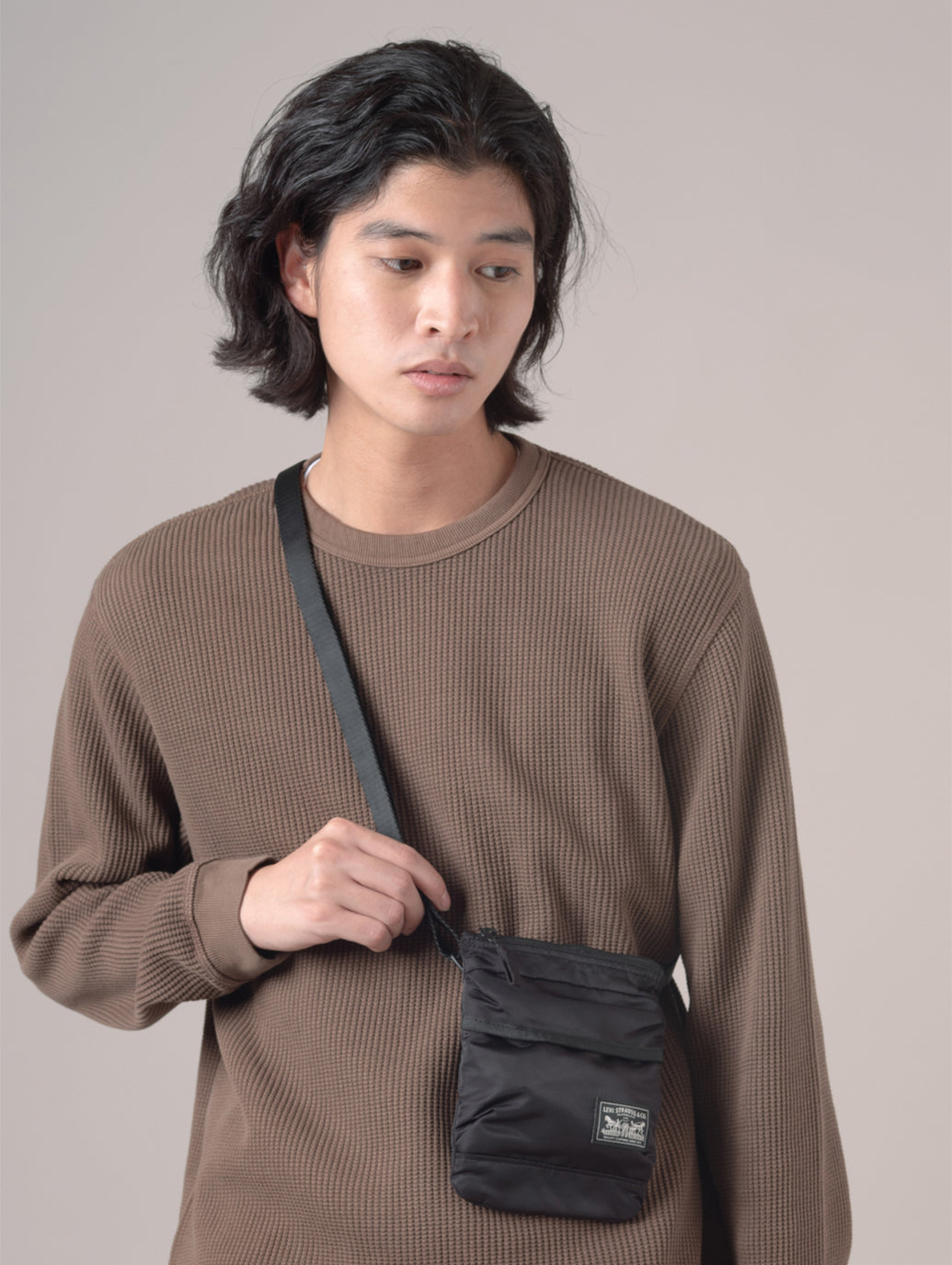 ミッションベイ クロスボディポーチ