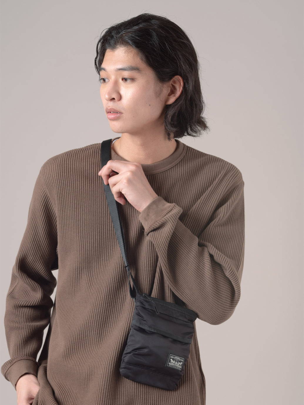 ミッションベイ クロスボディポーチ