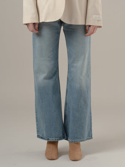 ROSÉ（ロゼ）着用 LOOSE BOOT ジーンズ ミディアムインディゴ