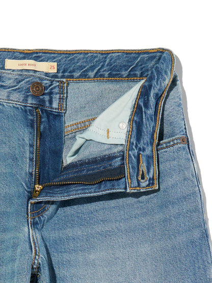 ROSÉ（ロゼ）着用 LOOSE BOOT ジーンズ ミディアムインディゴ