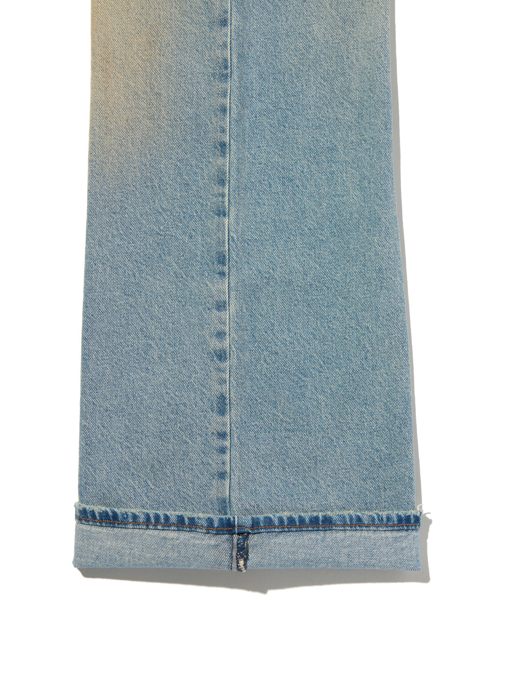 ROSÉ（ロゼ）着用 LOOSE BOOT ジーンズ ミディアムインディゴ