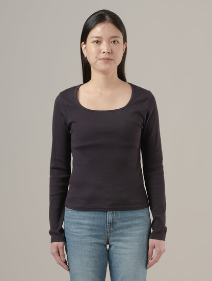 エッセンシャル スクエアネック ロングスリーブ Tシャツ