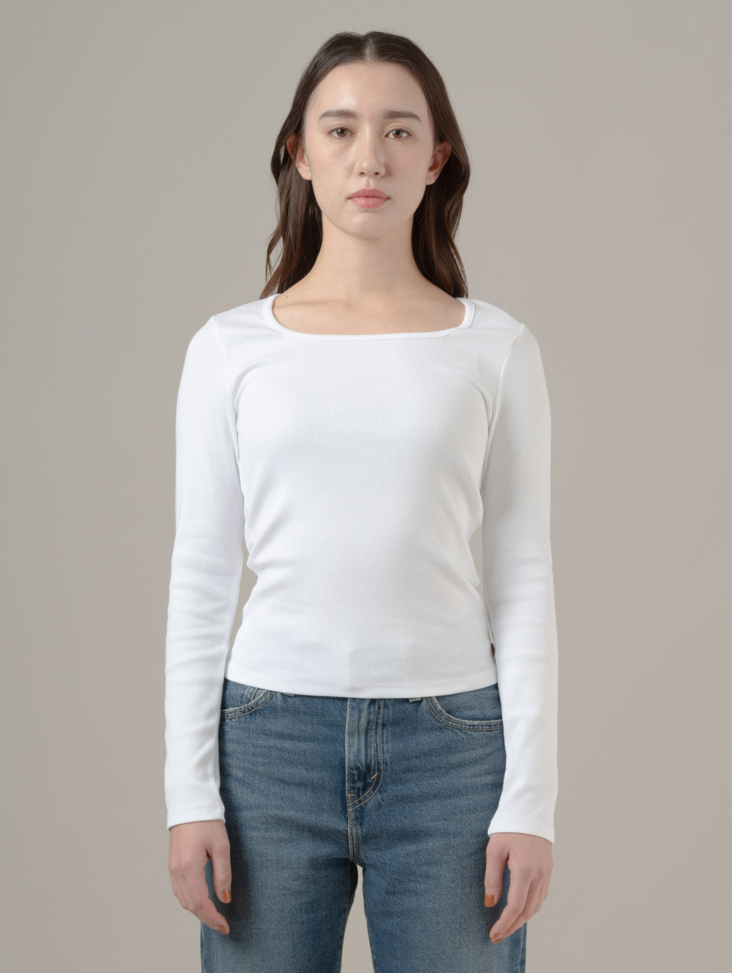 エッセンシャル スクエアネック ロングスリーブ Tシャツ