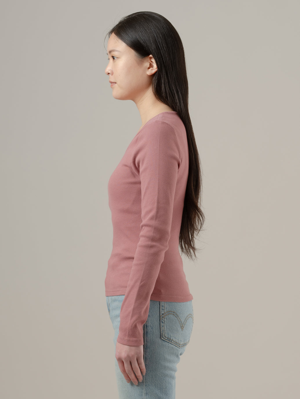 エッセンシャル スクエアネック ロングスリーブ Tシャツ