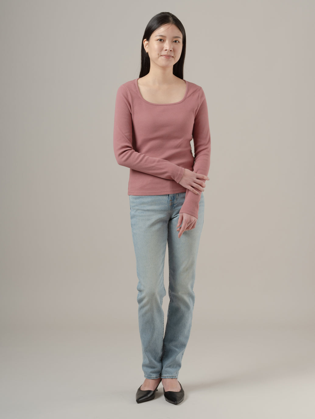 エッセンシャル スクエアネック ロングスリーブ Tシャツ