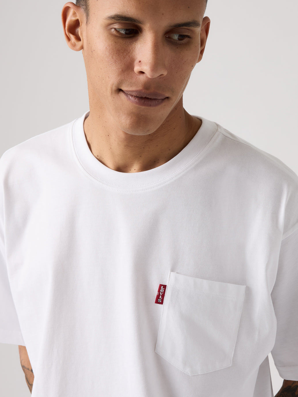 Levi’s® x Sky High Farm Goods ポケットTシャツ