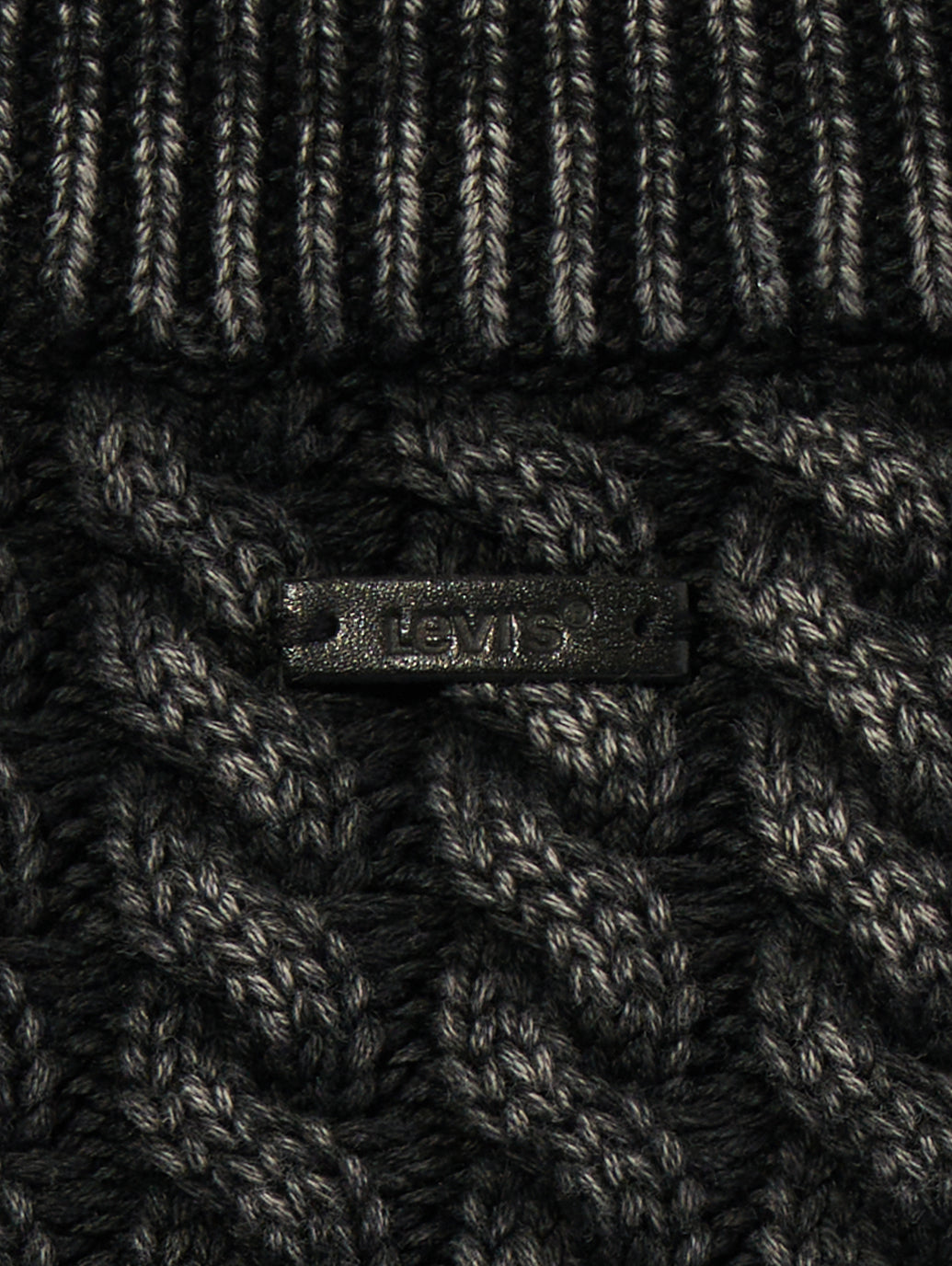 LEILAH ケーブルクルーネックセーター