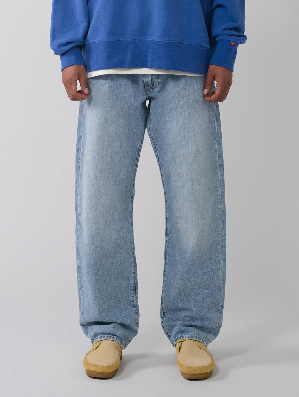 555™ リラックスストレート ジーンズ ライトインディゴ