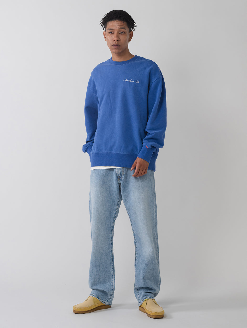 555™ リラックスストレート ジーンズ ライトインディゴ