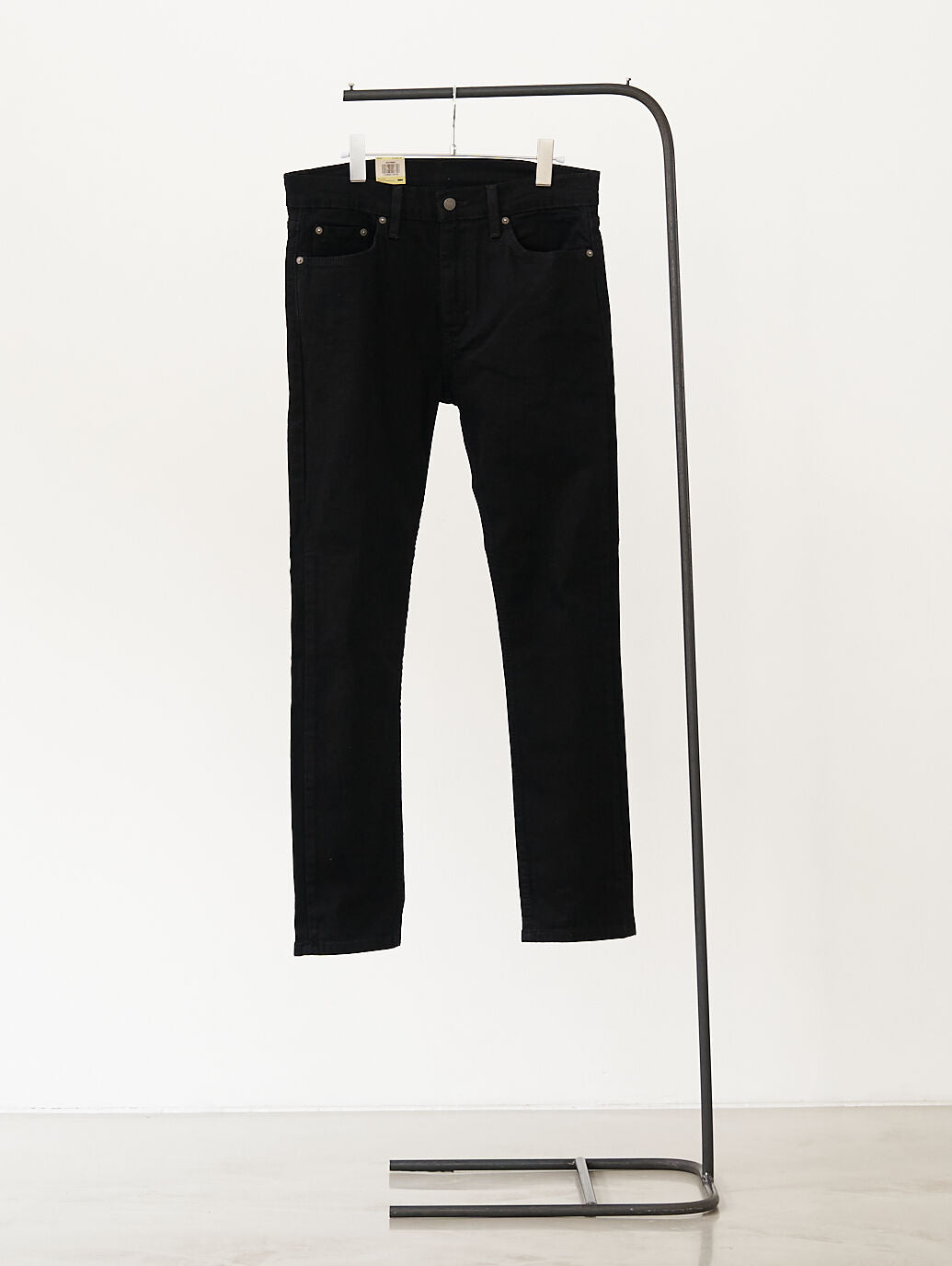 510™ スキニーフィット ブラック NATIVE CALI