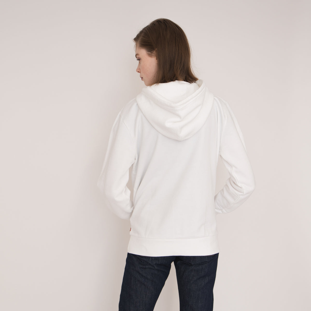 グラフィックプルオーバーフーディー