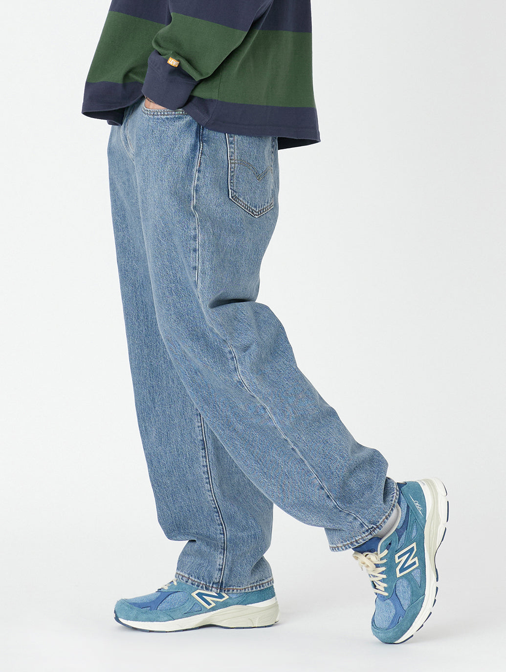 568™ STAY LOOSE ミディアムインディゴ BLUE ESSENTIALS