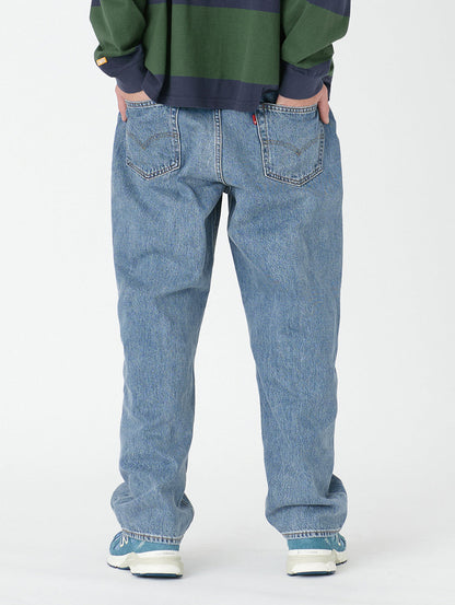 568™ STAY LOOSE ミディアムインディゴ BLUE ESSENTIALS