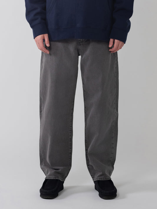 568™ ルーズストレート グレー