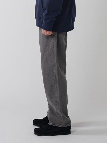 568™ ルーズストレート グレー