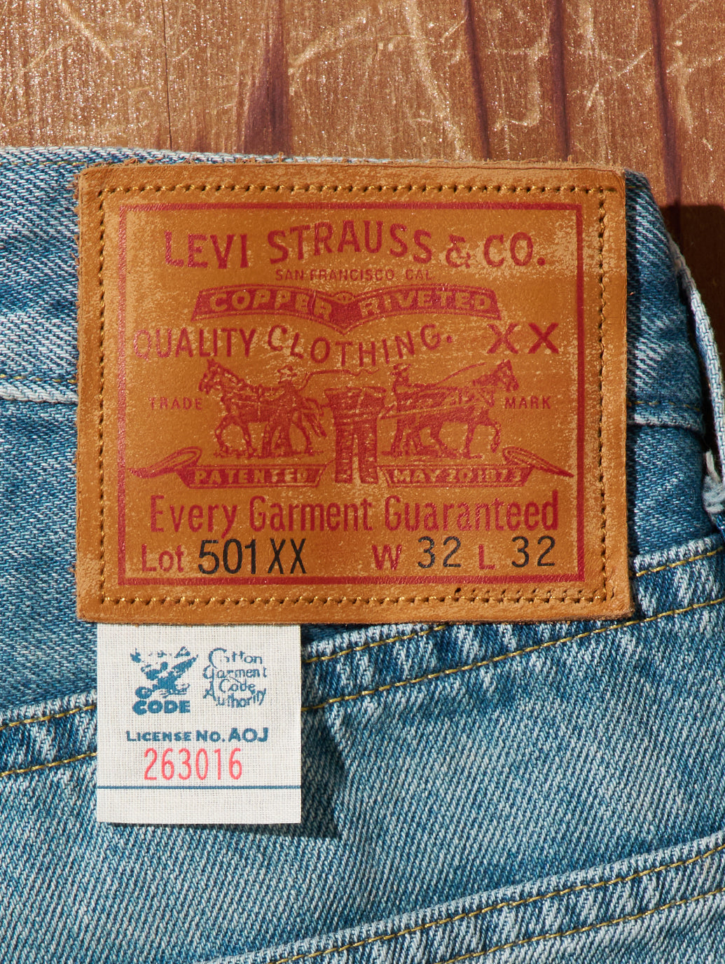 LEVI'S® VINTAGE CLOTHING 1933 501® ORIGINAL ジーンズ ミディアムインディゴ