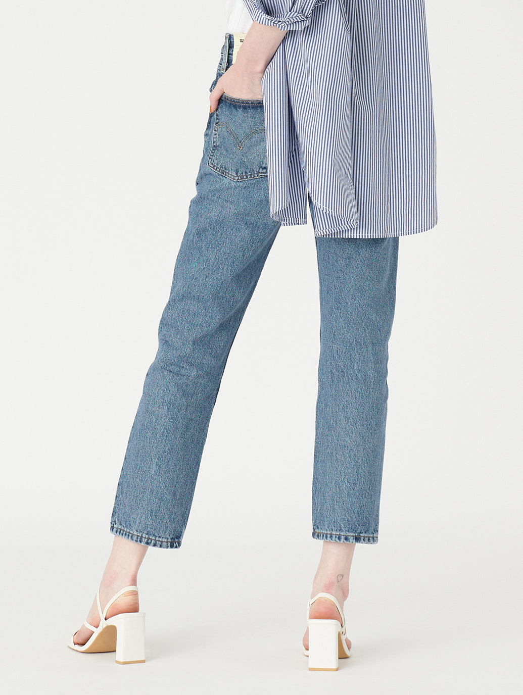 501® CROP ミディアムインディゴ WORN IN