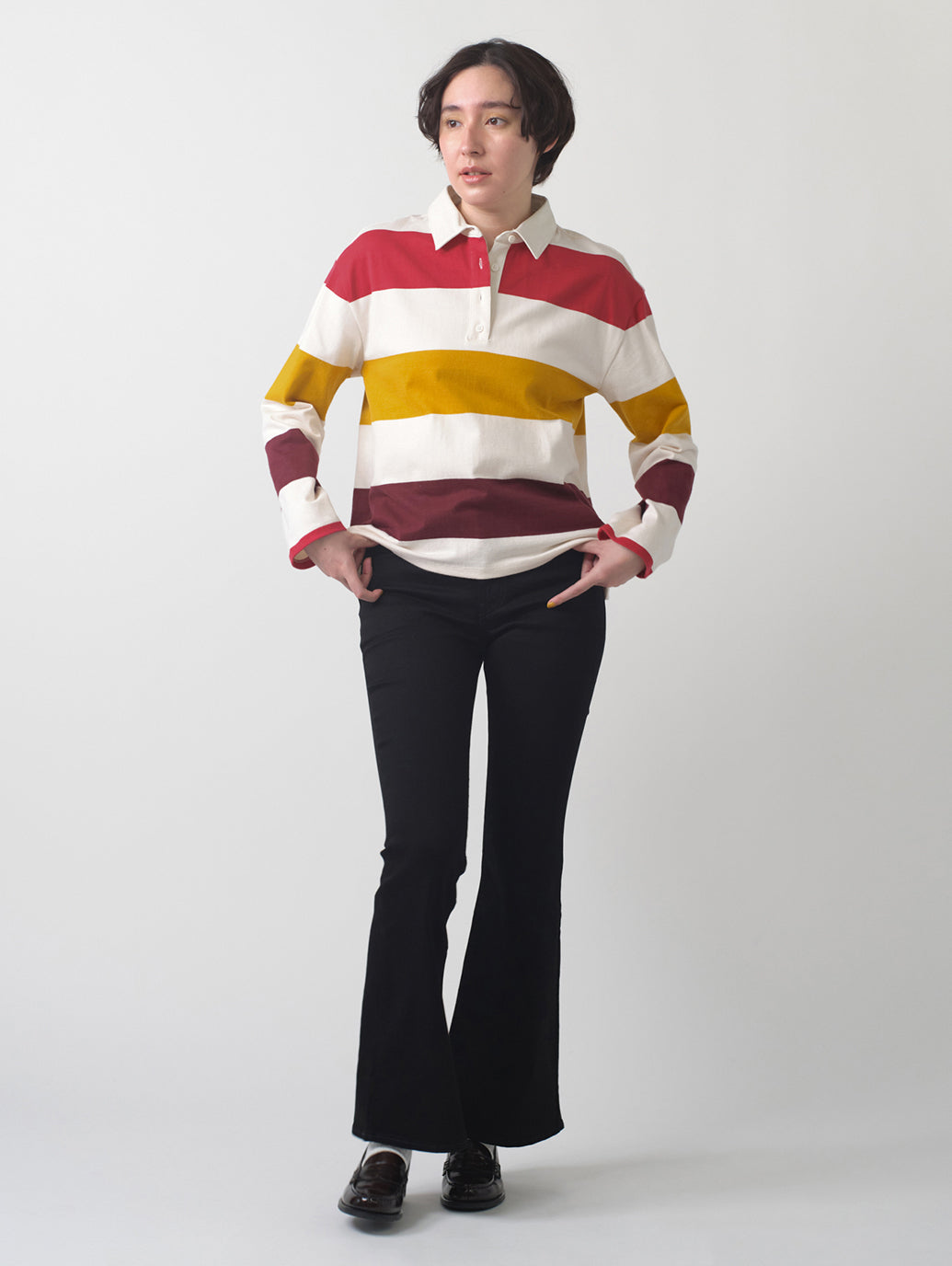 726 ハイライズフレア ジーンズ