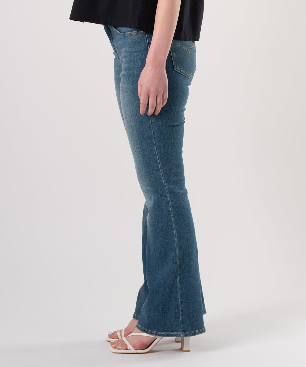 726 ハイライズフレア ジーンズ ミディアムインディゴ