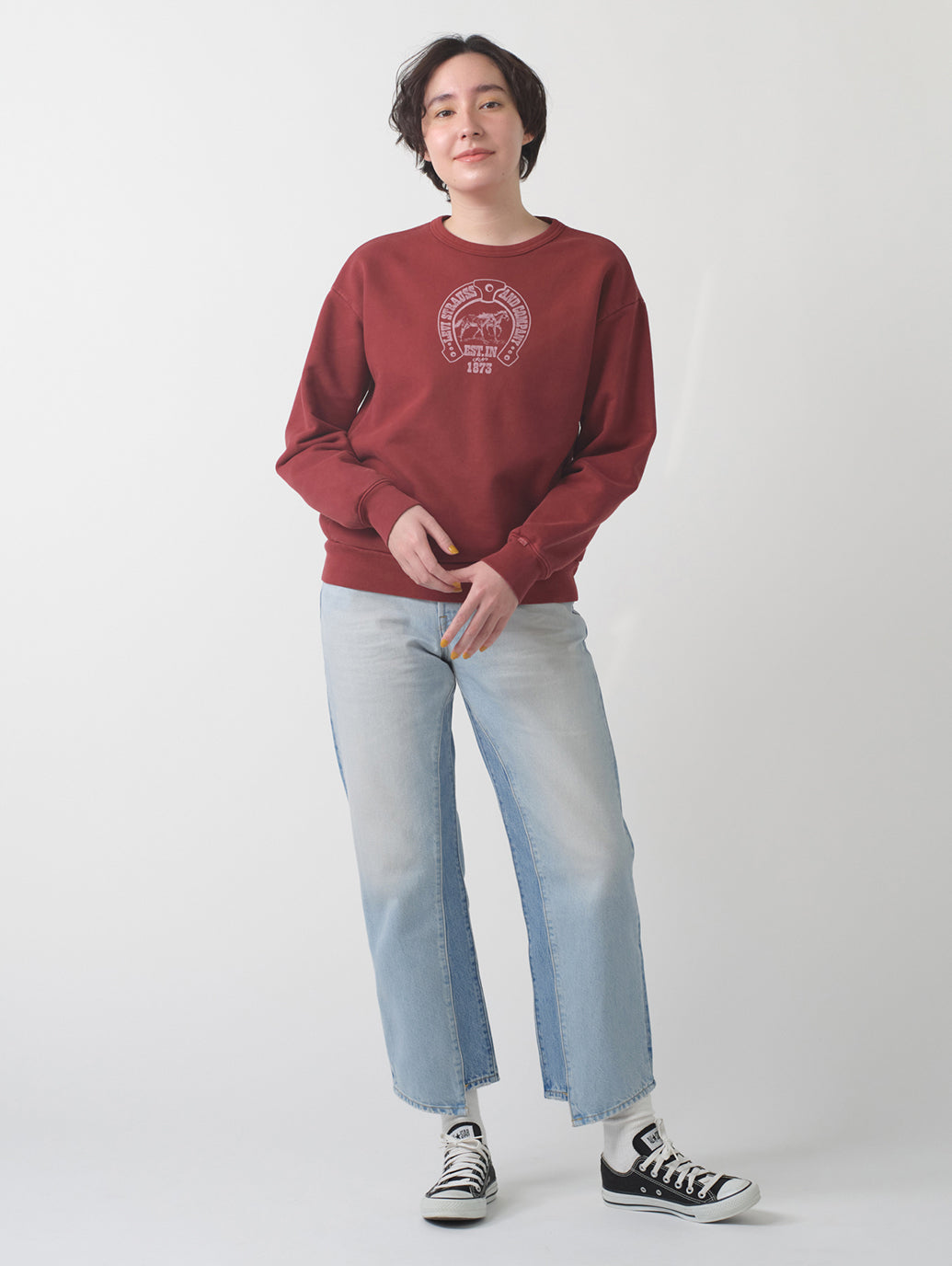 グラフィック クルーネックスウェットシャツ