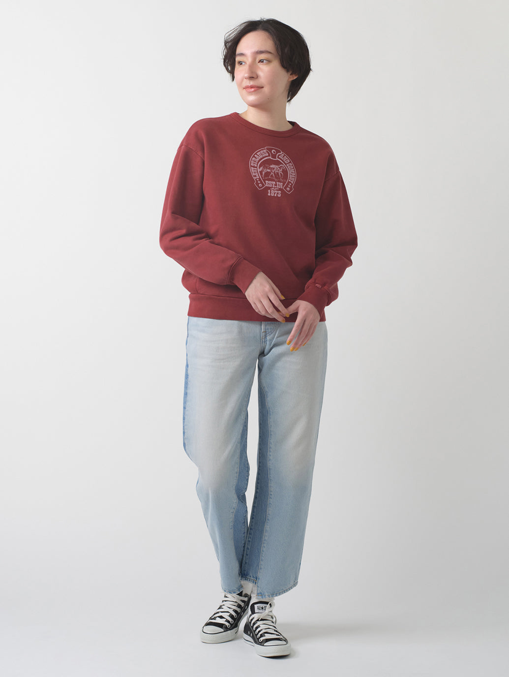 グラフィック クルーネックスウェットシャツ