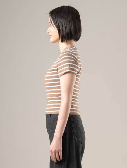 エッセンシャル スポーティ Tシャツ