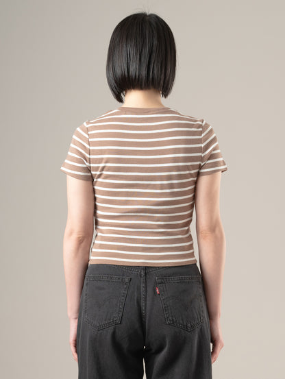 エッセンシャル スポーティ Tシャツ