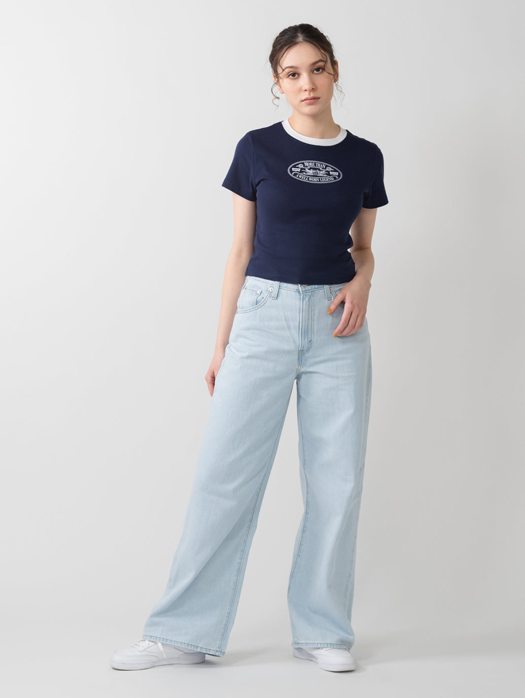 エッセンシャル SPORTY Tシャツ