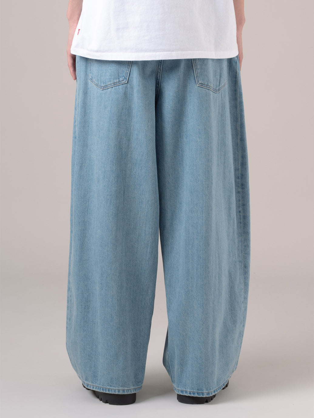 BLUETAB™ ワイドプリーツ CROP ジーンズ ライトインディゴ