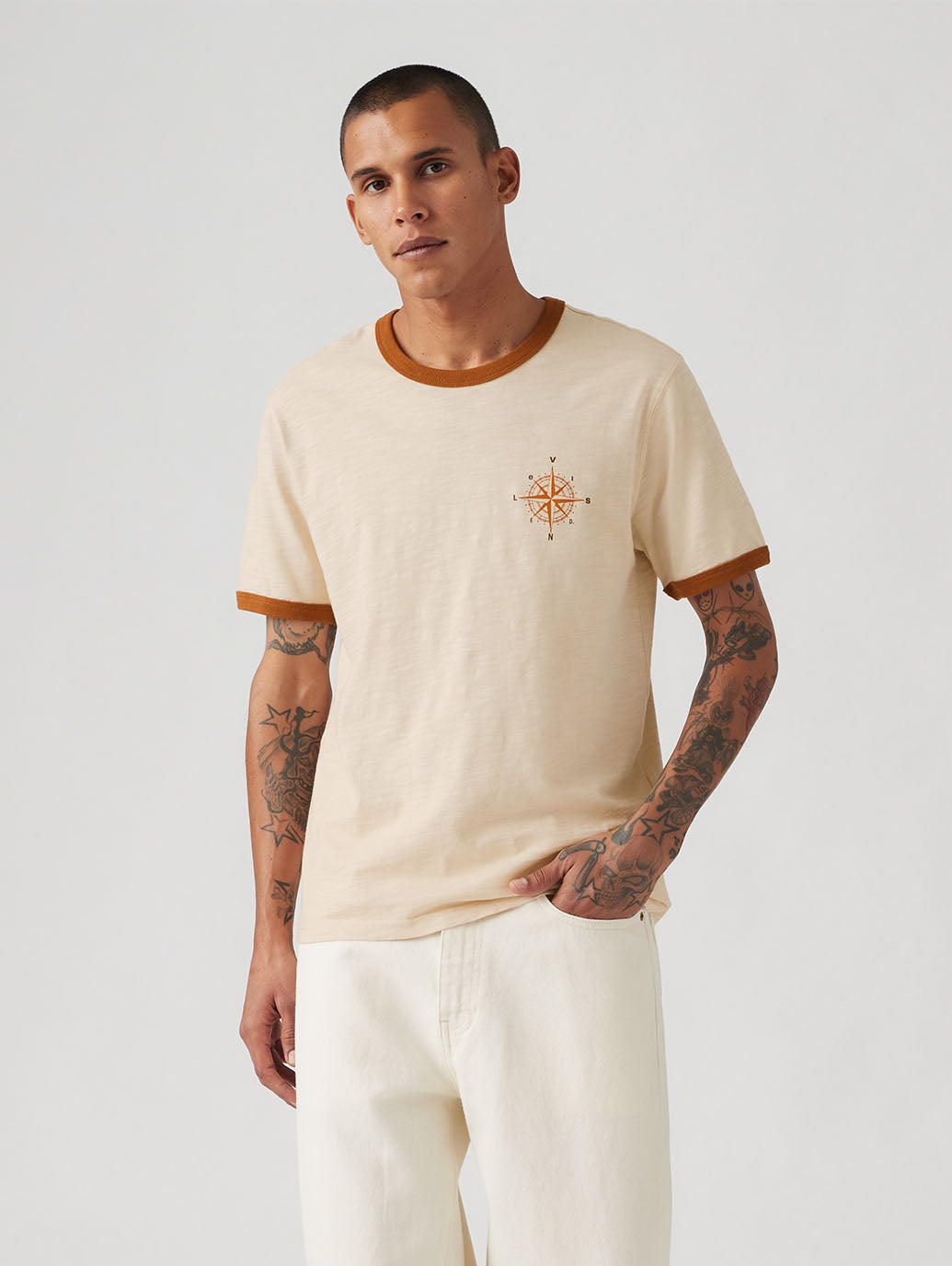 LEVI’S® X END RINGER Tシャツ ブラウン