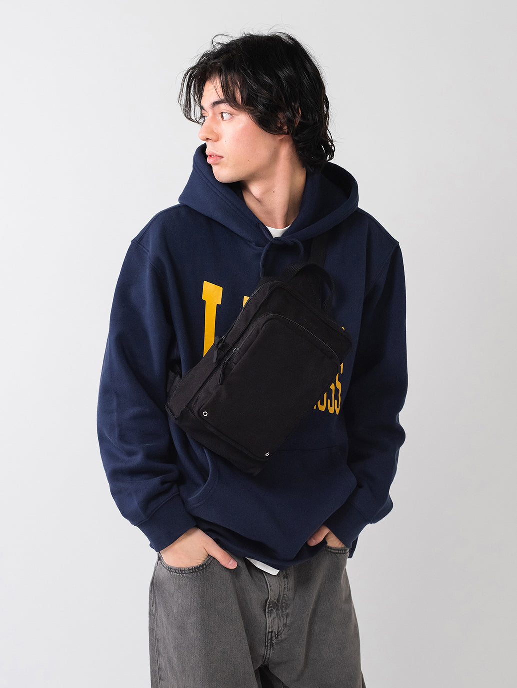 ジップスリングバッグ