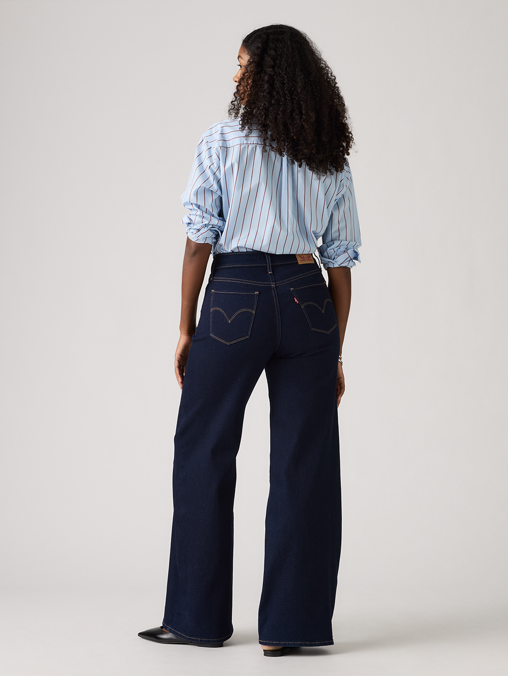 318™ シェーピング ワイドレッグ ジーンズ